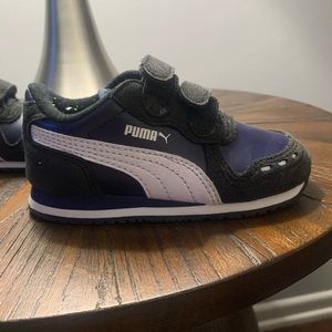 Toddler boy size 7 Puma tennis shoes